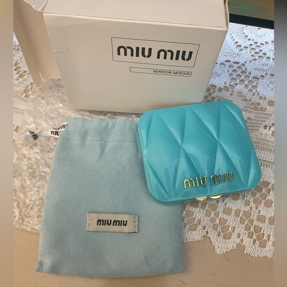 💎Authentic Miu Miu Quilted Mirror - Picture 1 of 2